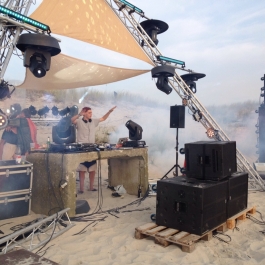 Der DJ macht sich warm